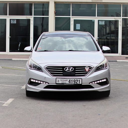 Подержанный Hyundai Sonata VII (LF), 2.0 л, 2015 в Шардже от MK Cars Серебристый цвет. Американская | AUTO.AE