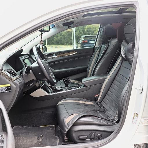Подержанный Hyundai Sonata VII (LF), 2.0 л, 2015 в Шардже от MK Cars Серебристый цвет. Американская | AUTO.AE