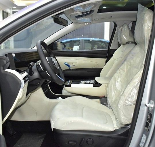 Новый Hyundai Tucson IV Рестайлинг, 1.5 л, 2025 в Шардже от Honey Gidosha Used Cars Tr. Серебристый цвет.  | AUTO.AE