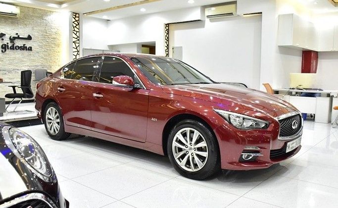 Подержанный Infiniti Q50 I, 2.0 л, 2016 в Шардже от Honey Gidosha Used Cars Tr. Красный цвет.  | AUTO.AE