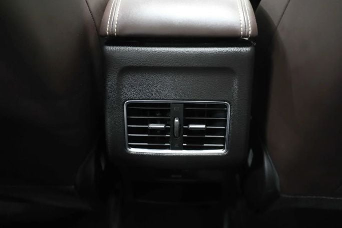 Подержанный JAC J7 I, 1.5 л, 2023 в Шардже от Al Qassem Cars Trading Белый цвет. GCC | AUTO.AE