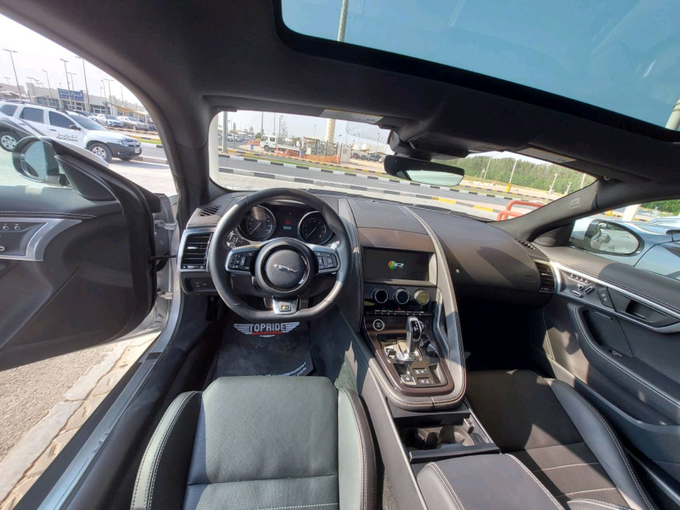 Новый Jaguar F-Type I Рестайлинг, 3.0 л, 2018 в Шардже от MK Cars Серебристый цвет. Other | AUTO.AE