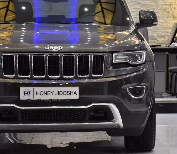 Used Jeep Grand Cherokee IV (WK2) Facelift, 3.6 l, 2015 in Sharjah by Honey Gidosha Used Cars Tr., Grey color.  | AUTO.AE