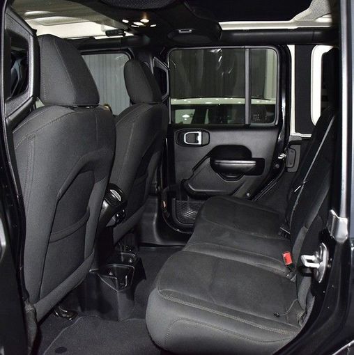 Подержанный Jeep Wrangler IV (JL), 3.0 л, 2020 в Шардже от Honey Gidosha Used Cars Tr. Черный цвет.  | AUTO.AE
