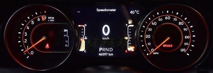 Подержанный Jeep Wrangler IV (JL), 3.0 л, 2020 в Шардже от Honey Gidosha Used Cars Tr. Черный цвет.  | AUTO.AE