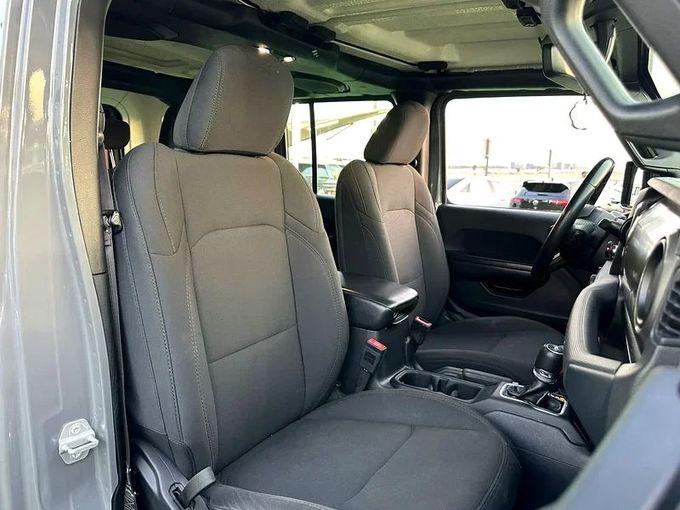 Used Jeep Wrangler IV (JL), 2.0 l, 2019 in Sharjah by Ahmad alkhodari Motors, Grey color. GCC Specs | AUTO.AE