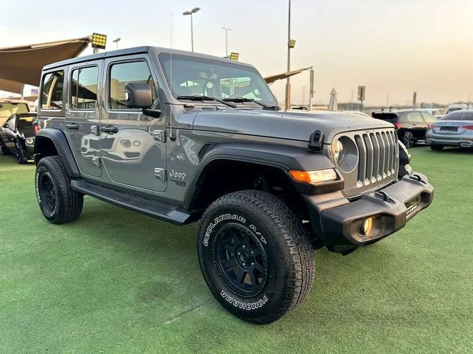 Used Jeep Wrangler IV (JL), 2.0 l, 2019 in Sharjah by Ahmad alkhodari Motors, Grey color. GCC Specs | AUTO.AE