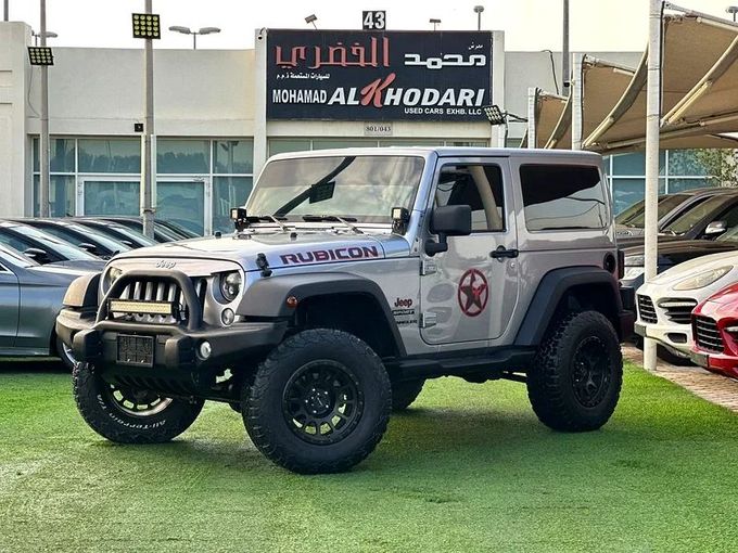 Used Jeep Wrangler III (JK), 3.6 l, 2015 in Sharjah by Ahmad alkhodari Motors, Silver color. GCC Specs | AUTO.AE