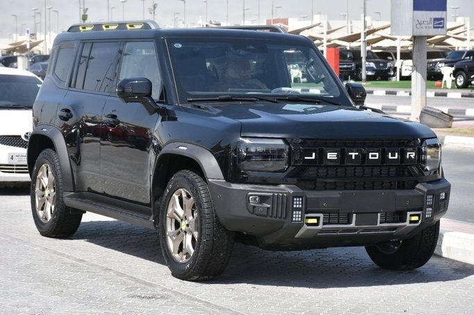 Новый Jetour T2, 2.0 л, 2024 в Шардже от Alfaris Used Cars Черный цвет.  | AUTO.AE