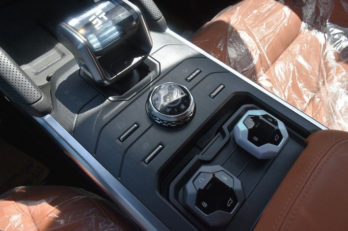 جديدة Jetour T2, 2.0 l, 2024 في في الشارقة من Alfaris Used Cars، اللون أسود.  | AUTO.AE