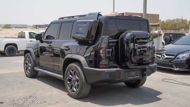 Подержанный Jetour T2, 2.0 л, 2025 в Шардже от Alnujoom Al Malakiah Used Cars Черный цвет. GCC | AUTO.AE