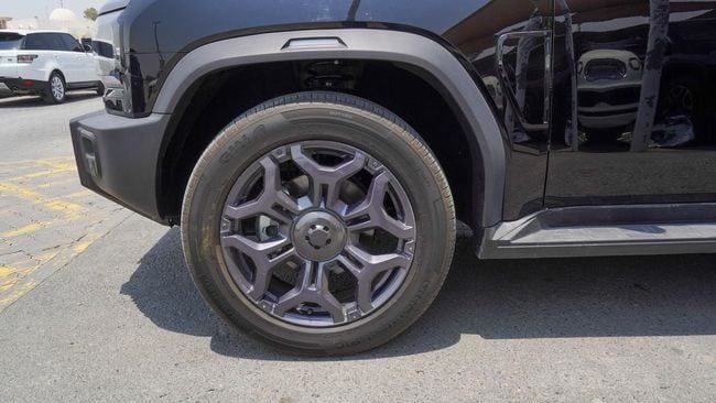 Подержанный Jetour T2, 2.0 л, 2025 в Шардже от Alnujoom Al Malakiah Used Cars Черный цвет. GCC | AUTO.AE