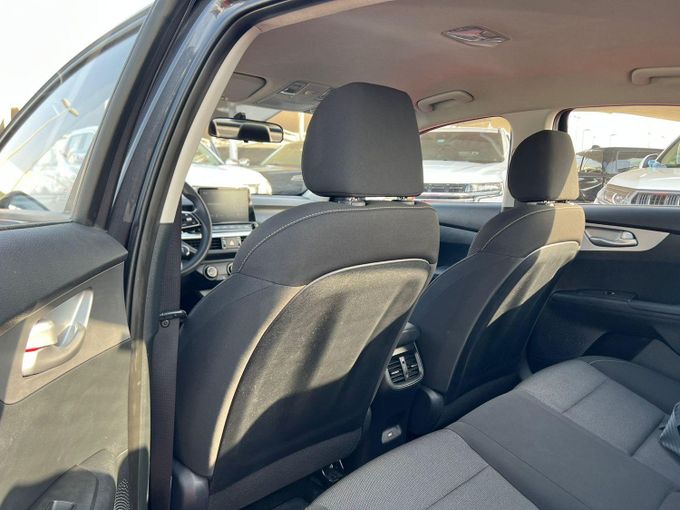 New Kia Cerato IV Facelift, 1.6 l, 2023 in Sharjah by Al Aram Cars, Grey color. GCC Specs | AUTO.AE