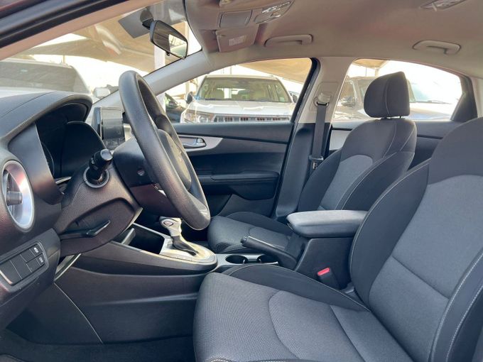 New Kia Cerato IV Facelift, 1.6 l, 2023 in Sharjah by Al Aram Cars, Grey color. GCC Specs | AUTO.AE