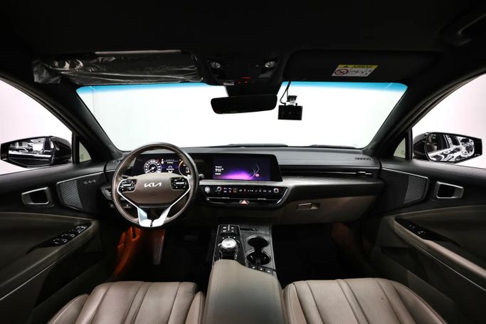 Подержанный Kia K8 I, 3.5 л, 2022 в Шардже от Al Qassem Cars Trading Черный цвет. Корейская | AUTO.AE