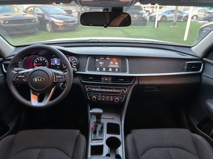 Новый Kia Optima IV Рестайлинг, 2.0 л, 2020 в Шардже от Lamer Motors Белый цвет. Американская | AUTO.AE