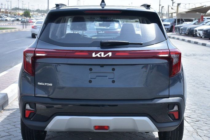 جديدة Kia Seltos I, 1.6 l, 2025 في في الشارقة من Alfaris Used Cars، اللون رمادي.  | AUTO.AE