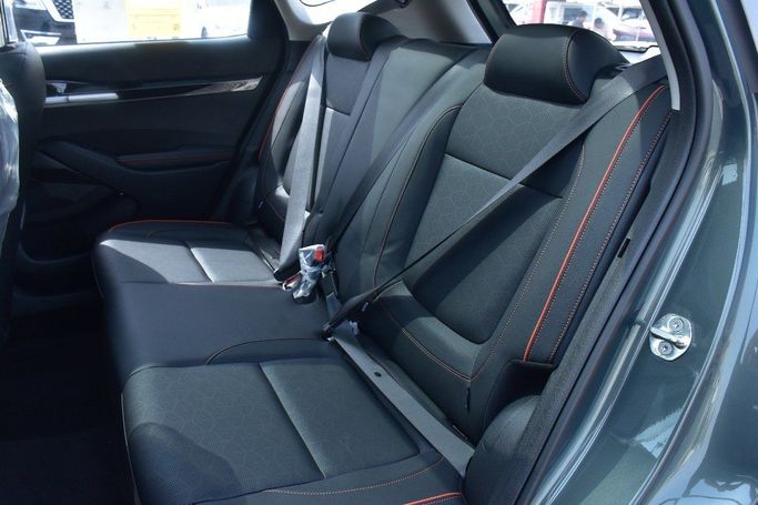 جديدة Kia Seltos I, 1.6 l, 2025 في في الشارقة من Alfaris Used Cars، اللون أخضر.  | AUTO.AE