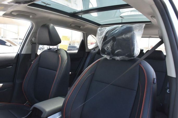 جديدة Kia Seltos أنا شد الوجه, 1.6 l, 2025 في في الشارقة من Alfaris Used Cars، اللون أبيض.  | AUTO.AE