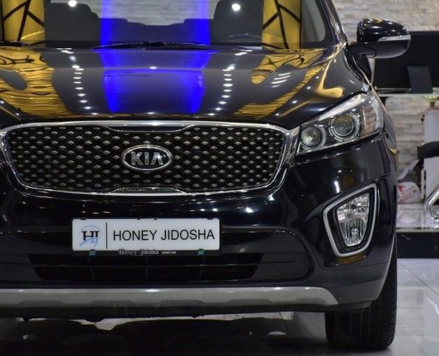 Подержанный Kia Sorento III Prime, 3.3 л, 2016 в Шардже от Honey Gidosha Used Cars Tr. Черный цвет.  | AUTO.AE