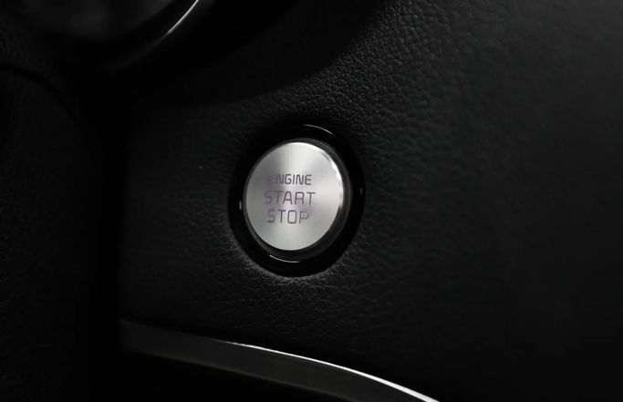 Подержанный Kia Stinger I Рестайлинг, 2.5 л, 2022 в Шардже от Al Qassem Cars Trading Зеленый цвет. Американская | AUTO.AE