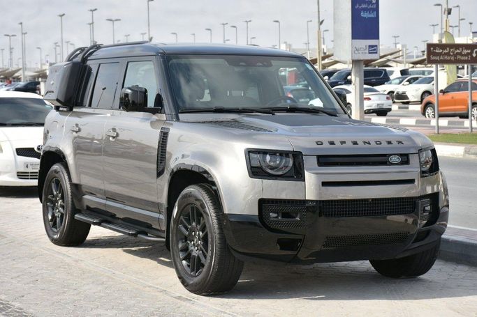 Подержанный Land Rover Defender 110 II, 3.0 л, 2022 в Шардже от Alfaris Used Cars Серый цвет.  | AUTO.AE
