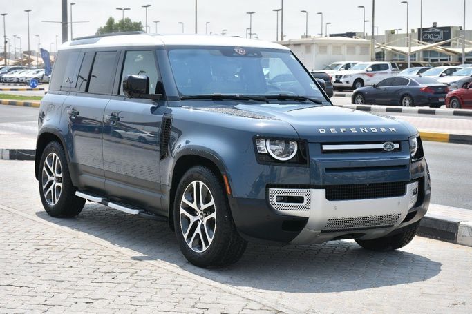 Подержанный Land Rover Defender 110 II, 2.0 л, 2022 в Шардже от Alfaris Used Cars Синий цвет.  | AUTO.AE