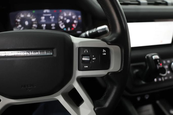 Подержанный Land Rover Defender 130 II, 3.0 л, 2021 в Шардже от Al Qassem Cars Trading Золотистый цвет. Американская | AUTO.AE