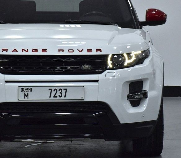 Подержанный Land Rover Range Rover Evoque I Рестайлинг, 2.0 л, 2015 в Шардже от Honey Gidosha Used Cars Tr. Белый цвет.  | AUTO.AE