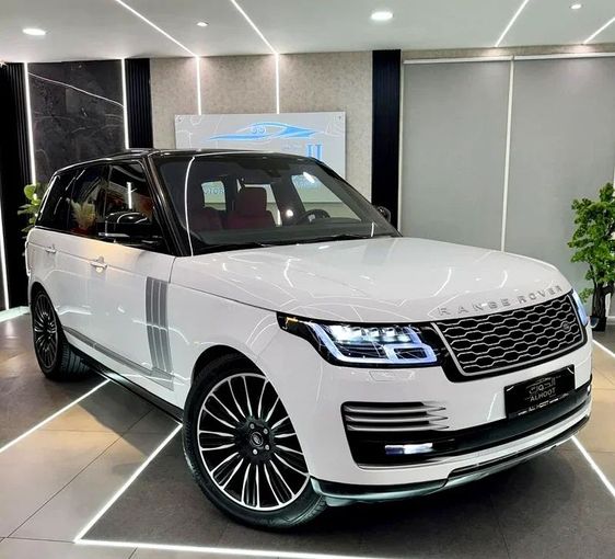 Подержанный Land Rover Range Rover IV Рестайлинг, 3.0 л, 2017 в Шардже от Ayoon Alhoot Motors Белый цвет. GCC | AUTO.AE