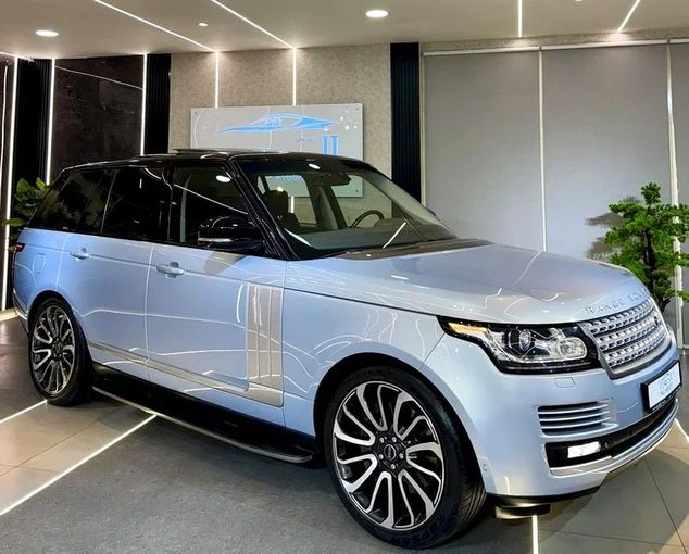 Подержанный Land Rover Range Rover IV, 5.0 л, 2016 в Шардже от Ayoon Alhoot Motors Синий цвет. GCC | AUTO.AE