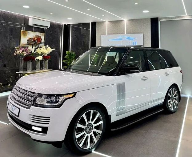 Used Land Rover Range Rover Long IV, 5.0 l, 2015 in Sharjah by Ayoon Alhoot Motors, White color. GCC Specs | AUTO.AE