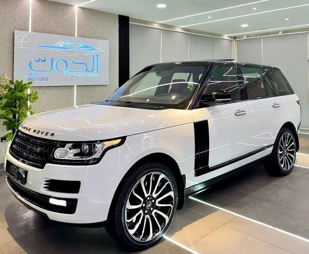 Used Land Rover Range Rover Long IV Facelift, 3.0 l, 2017 in Sharjah by Ayoon Alhoot Motors, White color. GCC Specs | AUTO.AE