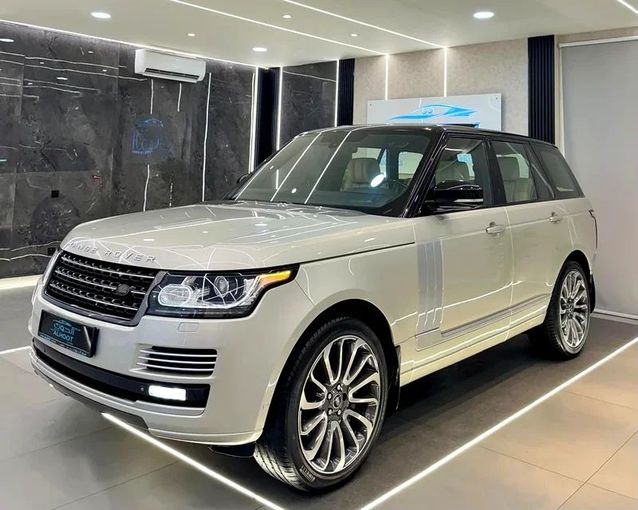 Used Land Rover Range Rover IV, 5.0 l, 2015 in Sharjah by Ayoon Alhoot Motors, Golden color. GCC Specs | AUTO.AE