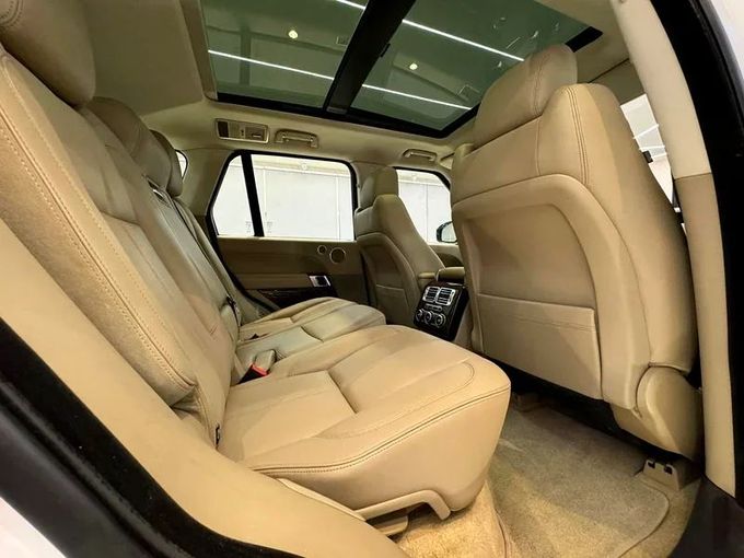Used Land Rover Range Rover IV, 5.0 l, 2015 in Sharjah by Ayoon Alhoot Motors, White color. GCC Specs | AUTO.AE