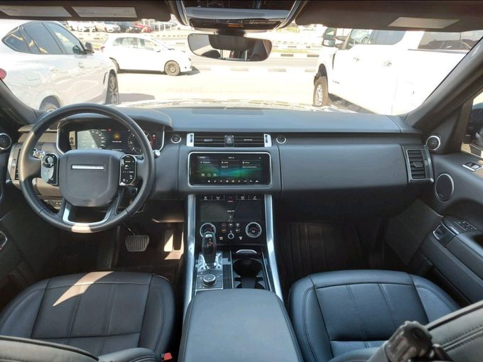Подержанный Land Rover Range Rover IV Рестайлинг, 3.0 л, 2019 в Шардже от MK Cars Черный цвет. Американская | AUTO.AE