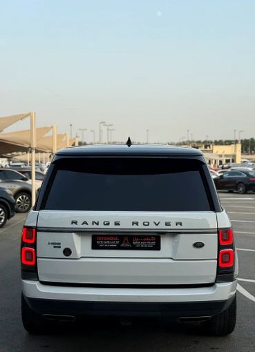Подержанный Land Rover Range Rover P525 IV Рестайлинг, 5.0 л, 2021 в Шардже от Istanbul Elite Used Cars Белый цвет. Канадская | AUTO.AE