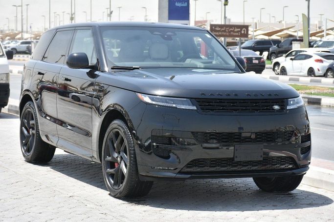 Подержанный Land Rover Range Rover Sport P460e III, 3.0 л, 2025 в Шардже от Alfaris Used Cars Черный цвет.  | AUTO.AE