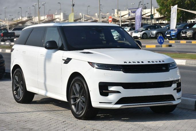 Подержанный Land Rover Range Rover Sport P400 MHEV III, 3.0 л, 2023 в Шардже от Alfaris Used Cars Белый цвет.  | AUTO.AE