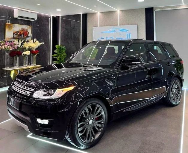 Подержанный Land Rover Range Rover Sport II Рестайлинг, 3.0 л, 2017 в Шардже от Ayoon Alhoot Motors Черный цвет. GCC | AUTO.AE