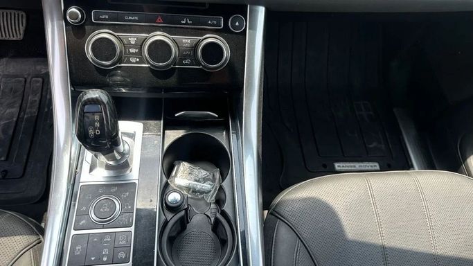 Подержанный Land Rover Range Rover Sport II Рестайлинг, 5.0 л, 2017 в Шардже от Abo Saif Белый цвет. GCC | AUTO.AE