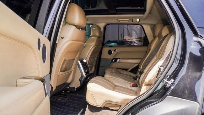 Used Land Rover Range Rover Sport II, 5.0 l, 2017 in Sharjah by Alnujoom Al Malakiah Used Cars, Black color. American Specs | AUTO.AE