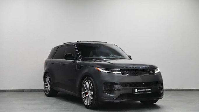 Подержанный Land Rover Range Rover Sport P400 MHEV III, 3.0 л, 2023 в Шардже от Al Qassem Cars Trading Серый цвет. Европейская | AUTO.AE