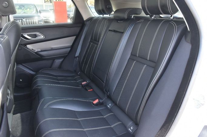 مستعملة Land Rover Range Rover Velar P250 I, 2.0 l, 2020 في في الشارقة من Alfaris Used Cars، اللون أبيض.  | AUTO.AE