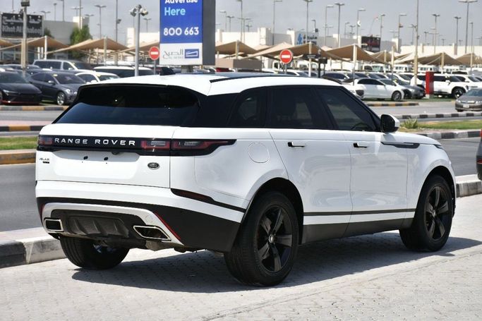 مستعملة Land Rover Range Rover Velar P250 I, 2.0 l, 2020 في في الشارقة من Alfaris Used Cars، اللون أبيض.  | AUTO.AE