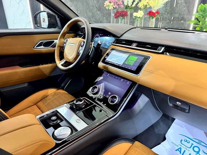 مستعملة Land Rover Range Rover Velar P250 I, 2.0 l, 2020 في في الشارقة من Ayoon Alhoot Motors، اللون أسود. مواصفات الخليج | AUTO.AE