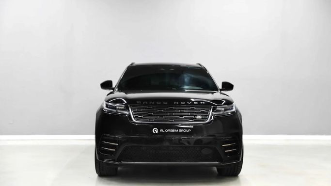 Подержанный Land Rover Range Rover Velar P250 I Рестайлинг, 2.0 л, 2024 в Шардже от Al Qassem Cars Trading Черный цвет. GCC | AUTO.AE