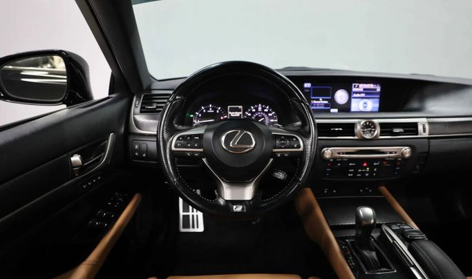 Подержанный Lexus GS 350 IV Рестайлинг, 3.5 л, 2018 в Шардже от Al Qassem Cars Trading Черный цвет. Американская | AUTO.AE