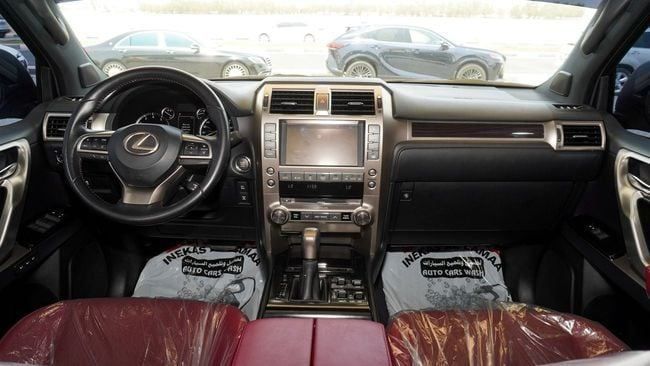 Подержанный Lexus GX 460 II Рестайлинг 2, 4.6 л, 2021 в Шардже от Abo Saif Золотистый цвет. GCC | AUTO.AE