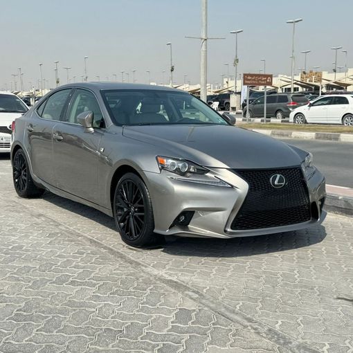 Подержанный Lexus IS 300 III Рестайлинг, 3.5 л, 2016 в Шардже от Alfaris Used Cars Серебристый цвет.  | AUTO.AE